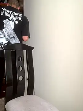 Snapshot of dylan_drakee chatting on October 30, 5:32 pm dylan drakee online show from October 30, 5:32 pm