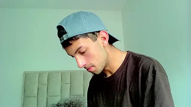 Snapshot of dylan_drakee chatting on January 11, 4:36 pm dylan drakee online show from January 11, 4:36 pm