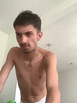 Snapshot of dylan_drakee chatting on December 17, 7:41 pm dylan drakee online show from December 17, 7:41 pm