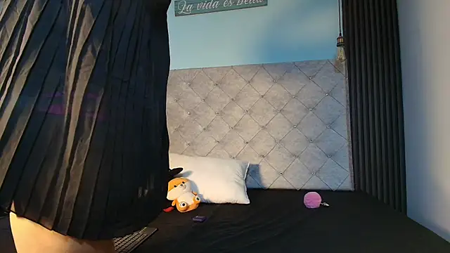 Snapshot of Liia_Leens chatting on November 26, 4:01 am Liia Leens online show from November 26, 4:01 am