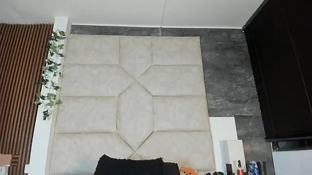 Liia Leens online show from February 12, 4:45 am