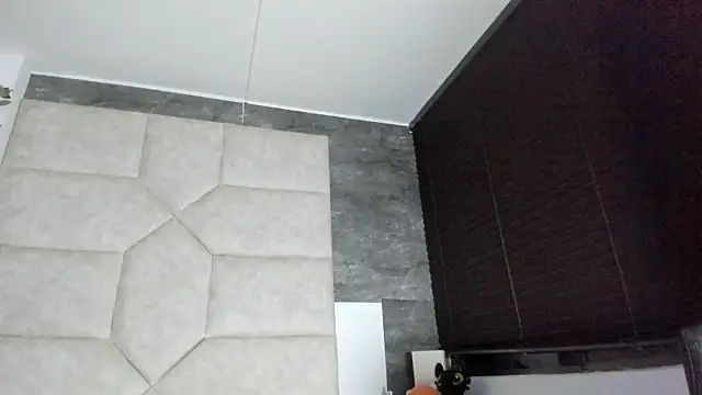 Liia Leens online show from February 21, 2:57 am