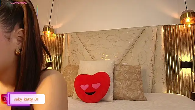 Kat Saky online show from April 4, 11:44 pm