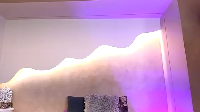 AlisonMartinezz online show from November 13, 1:04 pm