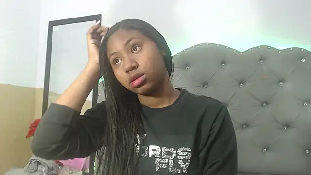 valentinavega18x online show from December 2, 4:03 am