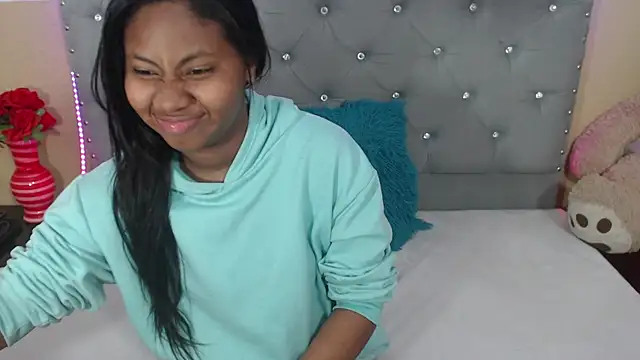 Snapshot of valentinavega18x chatting on November 9, 2:59 am valentinavega18x online show from November 9, 2:59 am