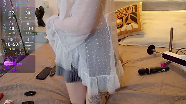 Snapshot of Nicolle_moors chatting on June 18, 4:12 pm Nicolle moors online show from June 18, 4:12 pm