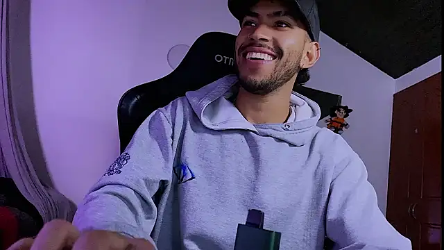 Snapshot of 3v1l chatting on January 31, 11:14 pm 3v1l online show from January 31, 11:14 pm