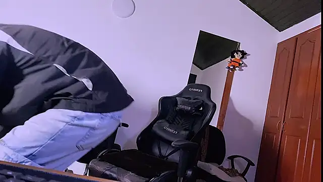 Snapshot of 3v1l chatting on January 15, 9:07 pm 3v1l online show from January 15, 9:07 pm