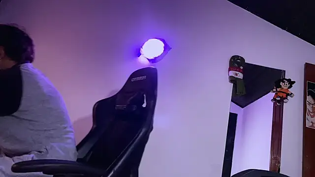 3v1l online show from December 3, 8:08 pm