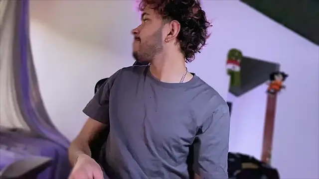 3v1l online show from December 5, 5:44 pm