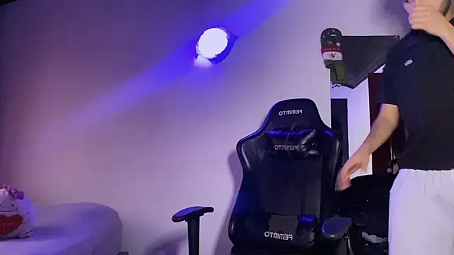 3v1l online show from December 1, 8:21 pm