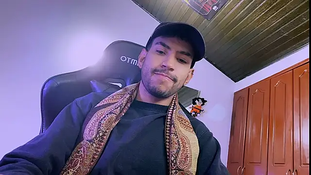 Snapshot of 3v1l chatting on January 16, 11:31 pm 3v1l online show from January 16, 11:31 pm