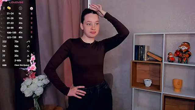 LaraeWernecke online show from November 3, 6:18 am