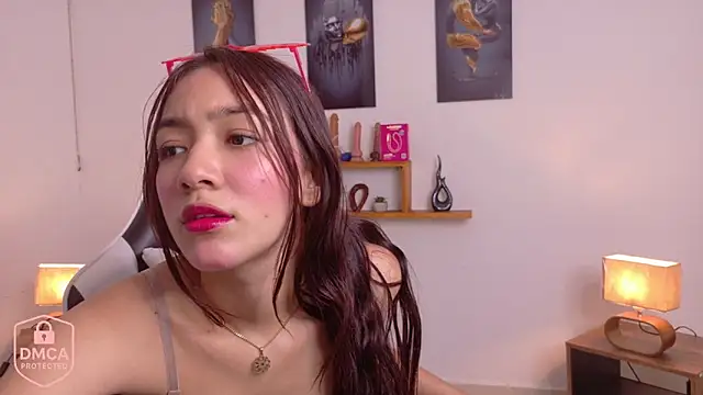 Snapshot of valeria_aragon1107 chatting on November 22, 6:18 pm valeria aragon1107 online show from November 22, 6:18 pm