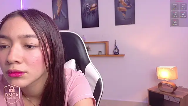 Snapshot of valeria_aragon1107 chatting on November 25, 6:30 pm valeria aragon1107 online show from November 25, 6:30 pm