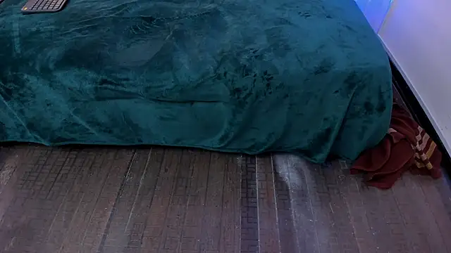 Lucerop  online show from March 10, 3:32 am