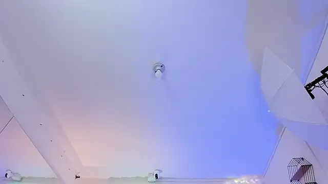 Lucerop  online show from March 1, 3:39 am