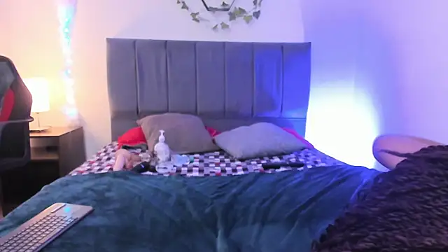 Lucerop  online show from May 14, 3:36 am