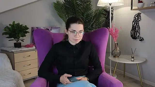 Snapshot of TalishaParadee chatting on October 31, 11:51 am TalishaParadee online show from October 31, 11:51 am