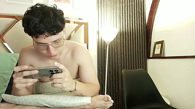 Zoe And Dylan  online show from July 22, 1:02 pm