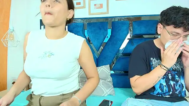 Zoe And Dylan  online show from December 17, 1:27 pm