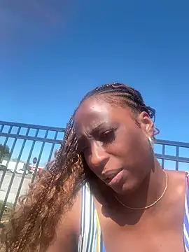 MadameMuse online show from April 17, 2:31 pm