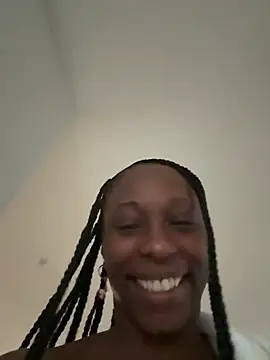 MadameMuse online show from May 11, 1:56 pm