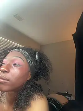 MadameMuse online show from March 19, 3:45 pm