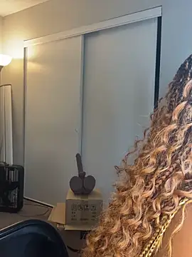 MadameMuse online show from April 5, 12:28 am