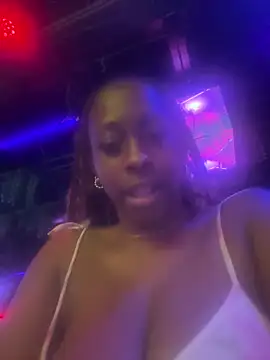 MadameMuse online show from April 16, 4:52 pm