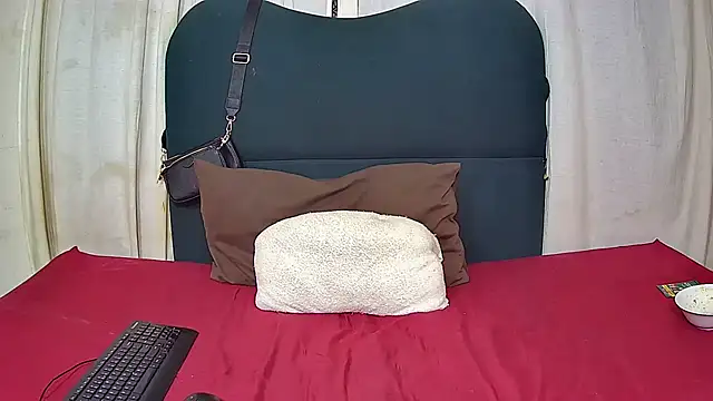 Snapshot of Squirt_bitchxxx chatting on November 16, 8:02 pm Squirt bitchxxx online show from November 16, 8:02 pm