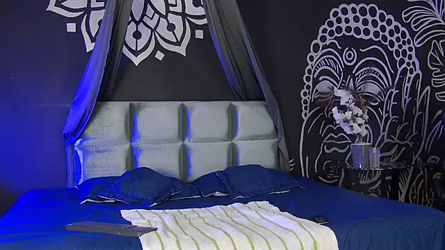 AlessioVitale online show from December 17, 12:10 pm