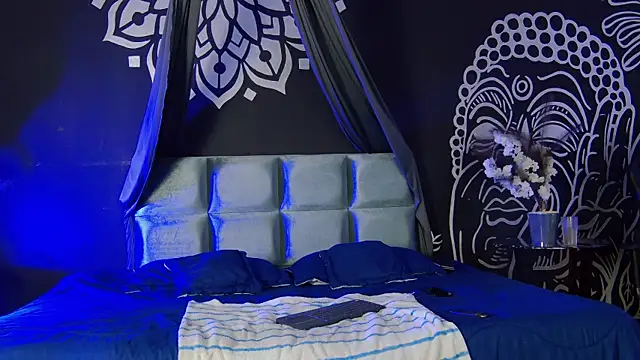 AlessioVitale online show from December 18, 11:58 am