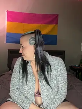 Snapshot of Chaos_Reign chatting on November 8, 1:09 am Chaos Reign online show from November 8, 1:09 am