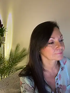 HotLdyllic online show from April 30, 4:14 pm