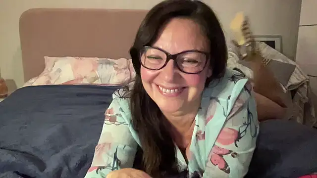 HotLdyllic online show from November 12, 5:55 am