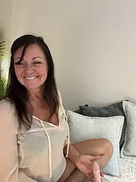 HotLdyllic online show from April 9, 3:51 pm