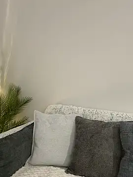 HotLdyllic online show from April 19, 3:24 pm