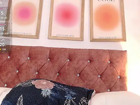 Snapshot of Madisonkay chatting on October 31, 6:59 pm Madisonkay online show from October 31, 6:59 pm