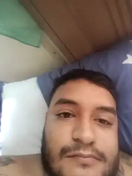 Snapshot of yeisonren99 chatting on October 31, 1:41 pm yeisonren99 online show from October 31, 1:41 pm