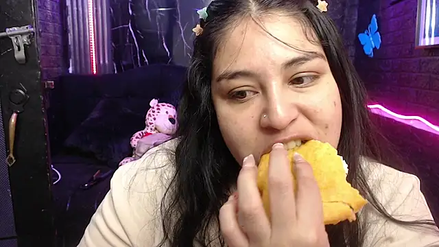 Snapshot of lehia_285 chatting on April 23, 2:08 pm lehia 285 online show from April 23, 2:08 pm