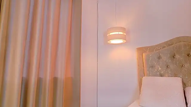 Snapshot of scarlettt_moon chatting on November 12, 7:51 pm scarlettt moon online show from November 12, 7:51 pm