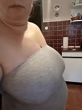 Snapshot of UnheardThing7 chatting on November 2, 10:31 am UnheardThing7 online show from November 2, 10:31 am