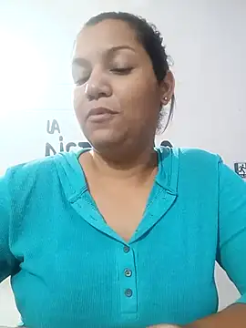 Snapshot of Samaraa_Lee chatting on November 8, 11:25 am Samaraa Lee online show from November 8, 11:25 am