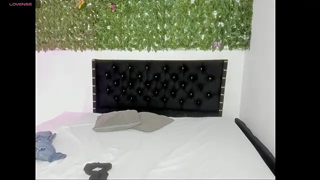 Snapshot of Olena_hot10 chatting on November 15, 6:56 pm Olena hot10 online show from November 15, 6:56 pm