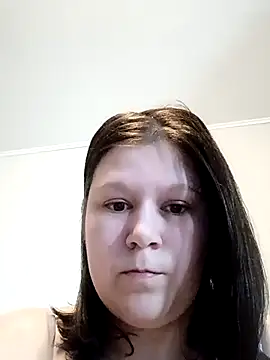 GlitterAuburn online show from April 17, 12:08 pm