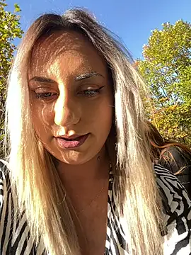 RhanyaThorres online show from October 31, 11:51 am