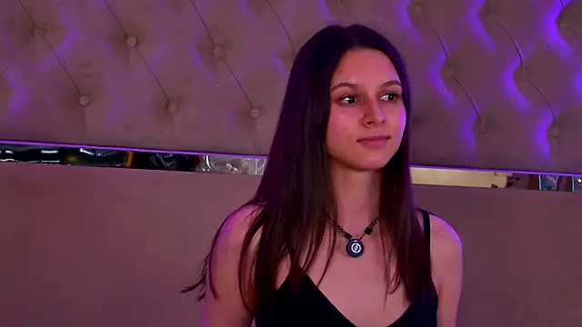 Snapshot of _AlinaHot_ chatting on November 22, 4:17 pm AlinaHot online show from November 22, 4:17 pm