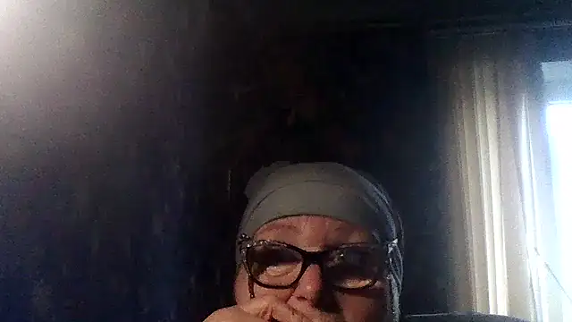 Snapshot of Milaniya606 chatting on October 31, 2:13 pm Milaniya606 online show from October 31, 2:13 pm